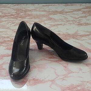 EUC Rose Petals by Walking Cradles Black Pumps Heels Sz 7.5-8M?